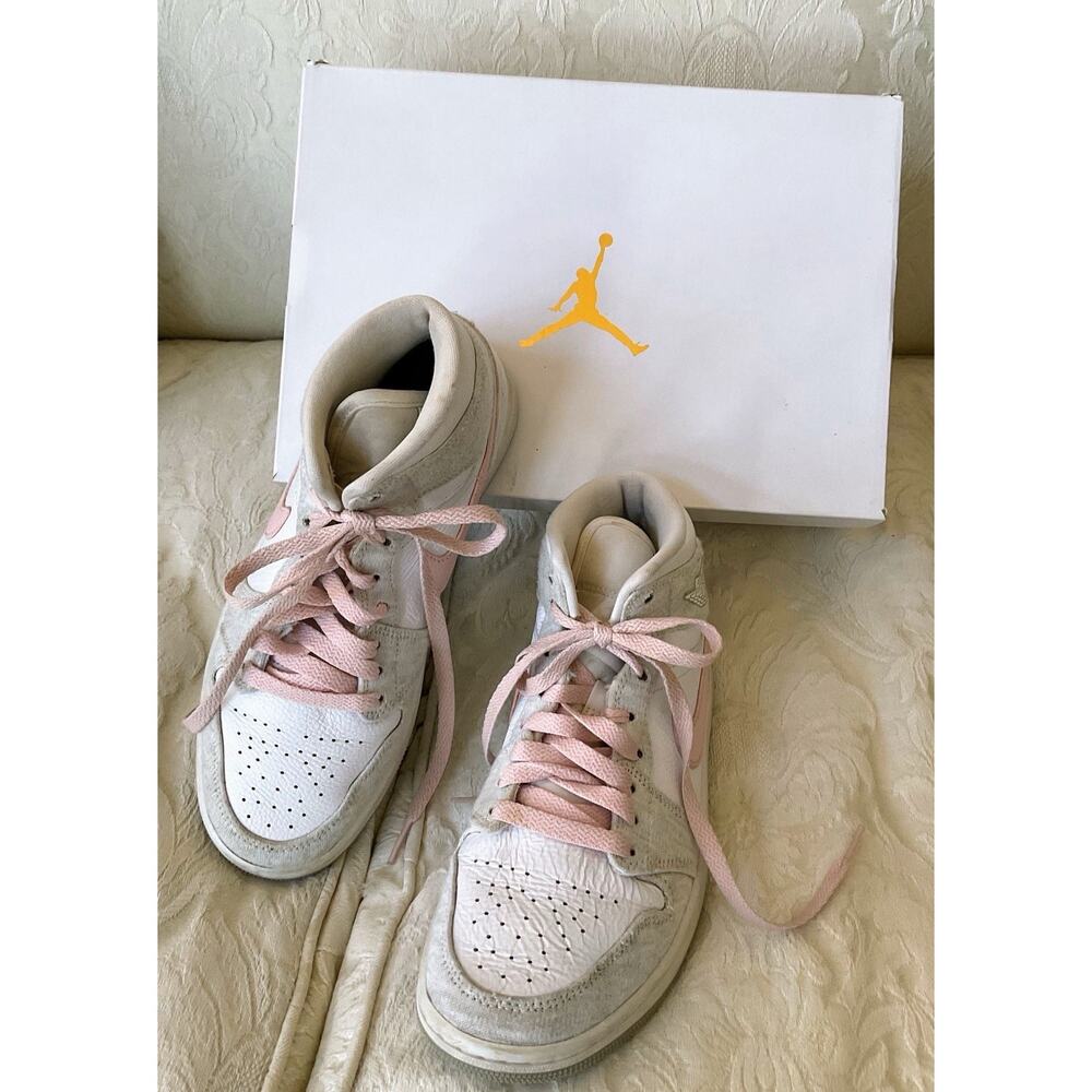 Air Jordan 1 Mid SE Nike White Pink Gray DN4045 VGC Women Sz 7.5 Orig.Box Auth